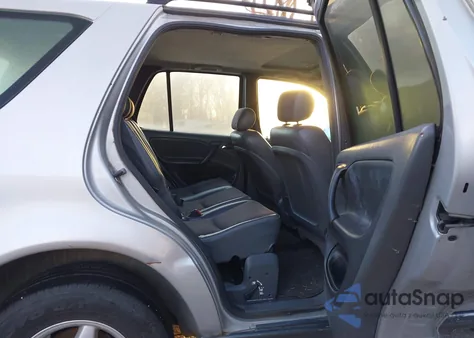 1999 Mercedes-Benz Ml 320 z USA, uszkodzony, nr VIN 4JGAB54E8XA078625